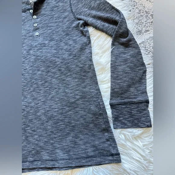 Rock & Republic Henley - Picture 2 of 5